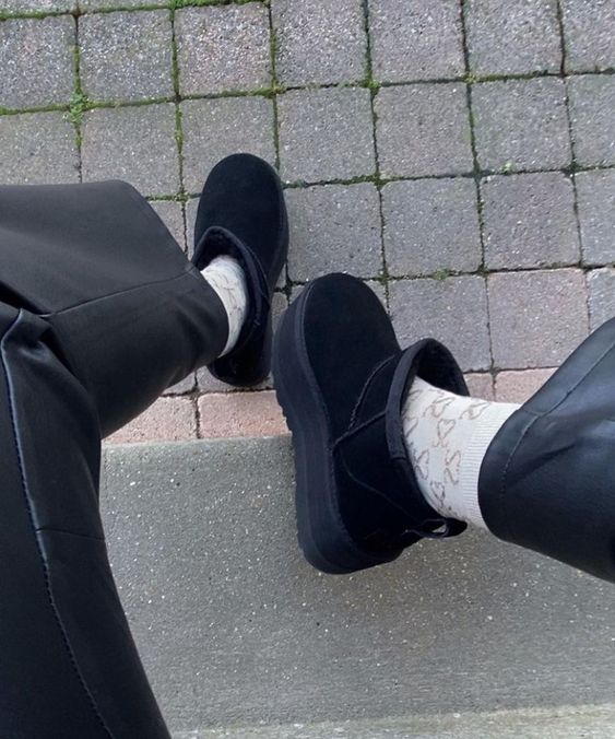 נעלי האג | מגפי האג Ugg Classic Ultra Mini Platform Black