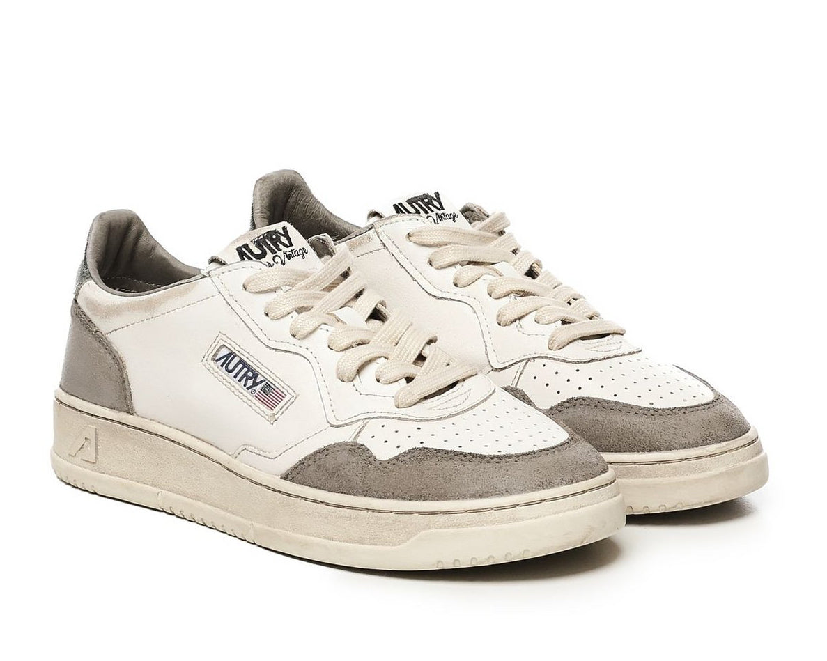 Autry Medalist Super Vintage Low-Top Sneakers