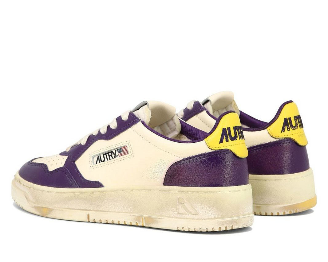 Autry Medalist Low Super Vintage Sneakers