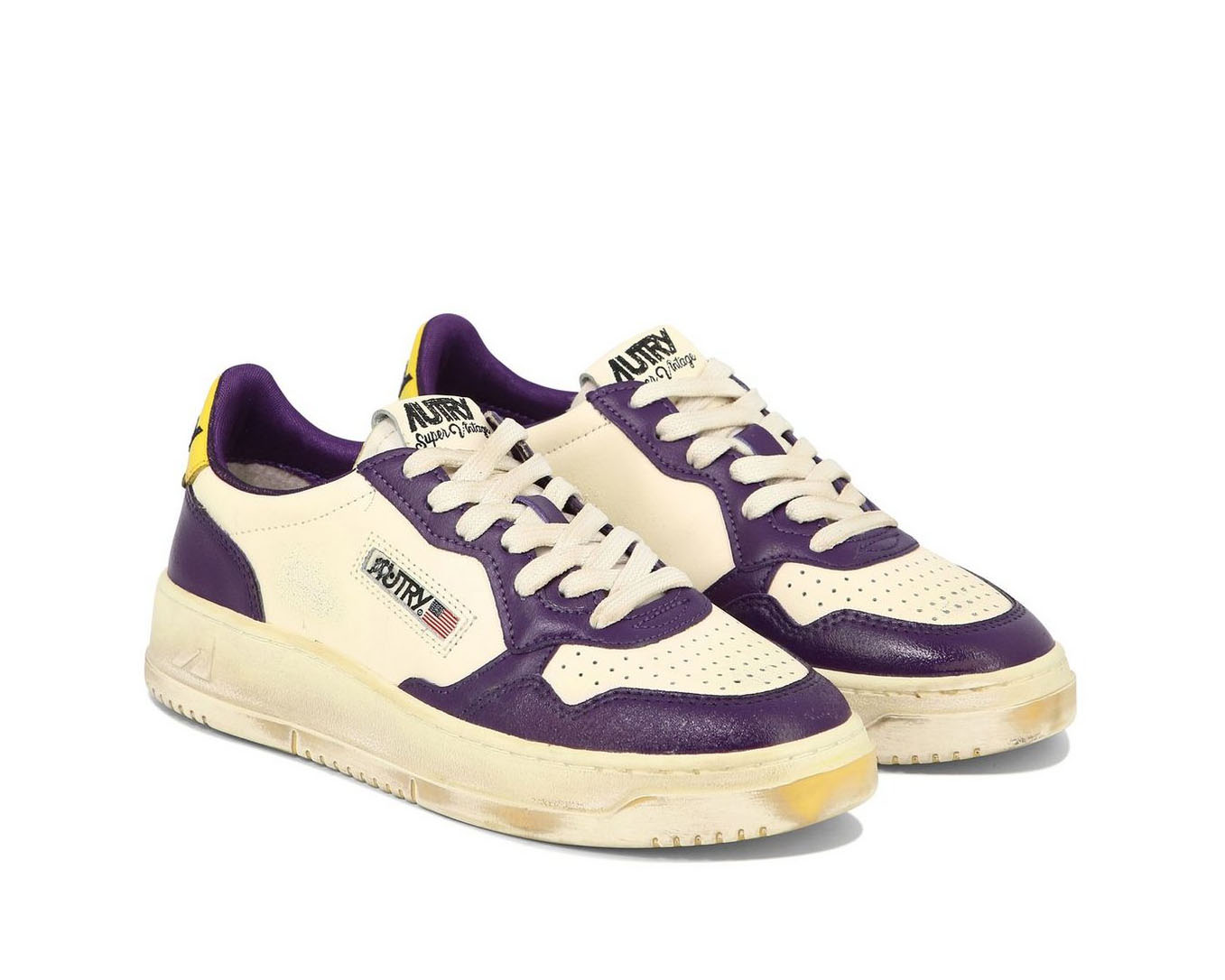 Autry Medalist Low Super Vintage Sneakers