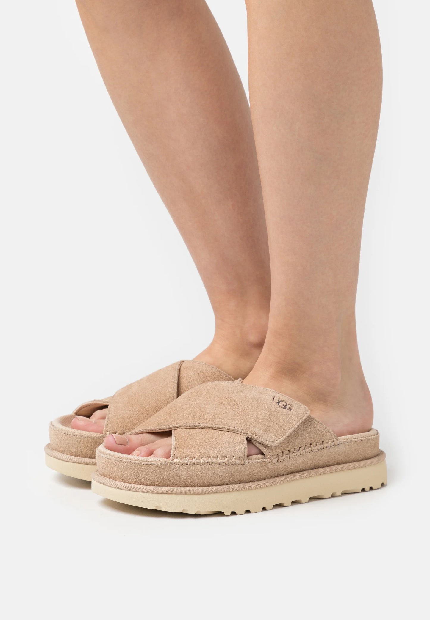 סנדלי האג | כפכפי האג Ugg Goldenstar Cross Sandals Drfitwood