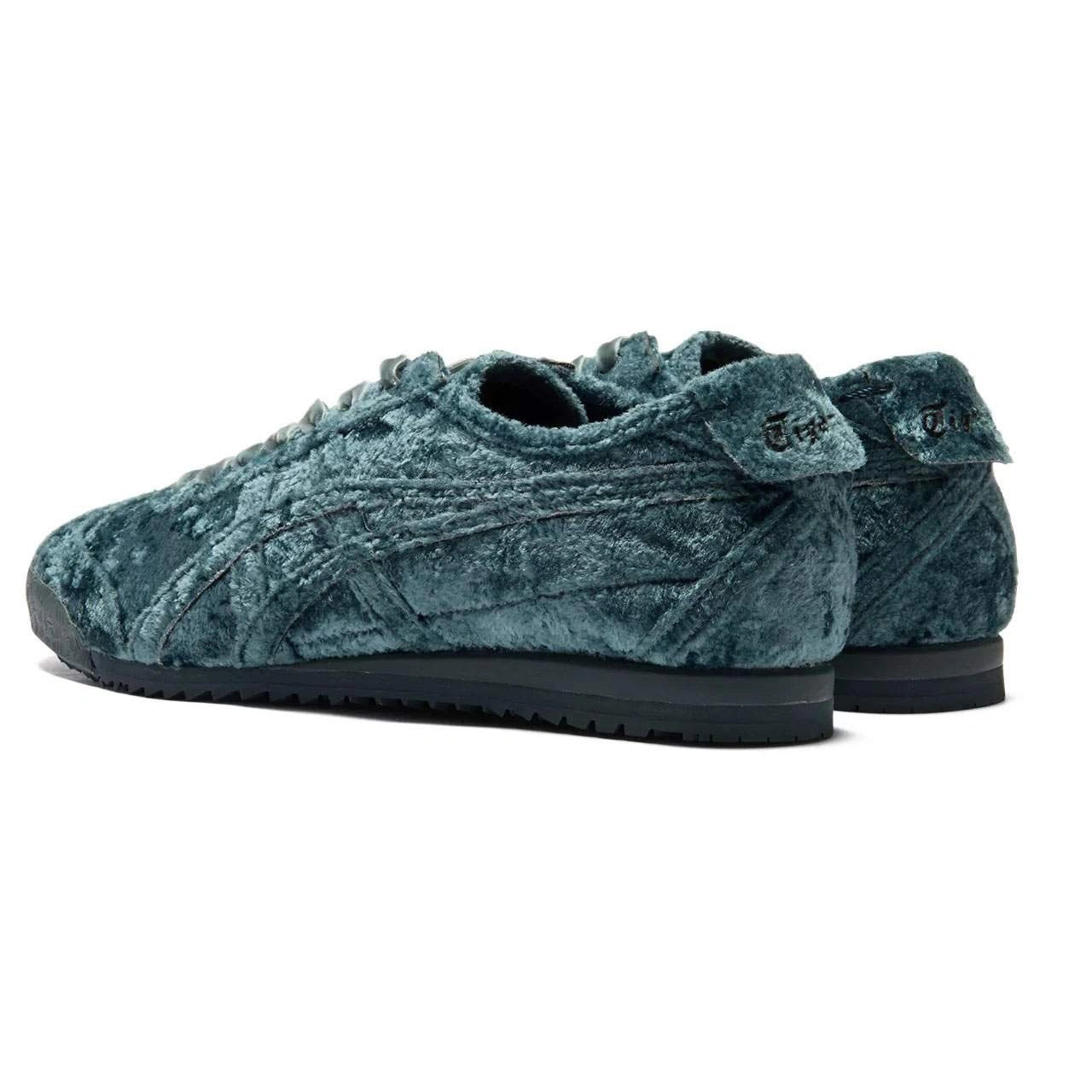 נעלי אוניטסוקה טייגר | Onitsuka Tiger MEXICO 66 VELVET Grand Shark