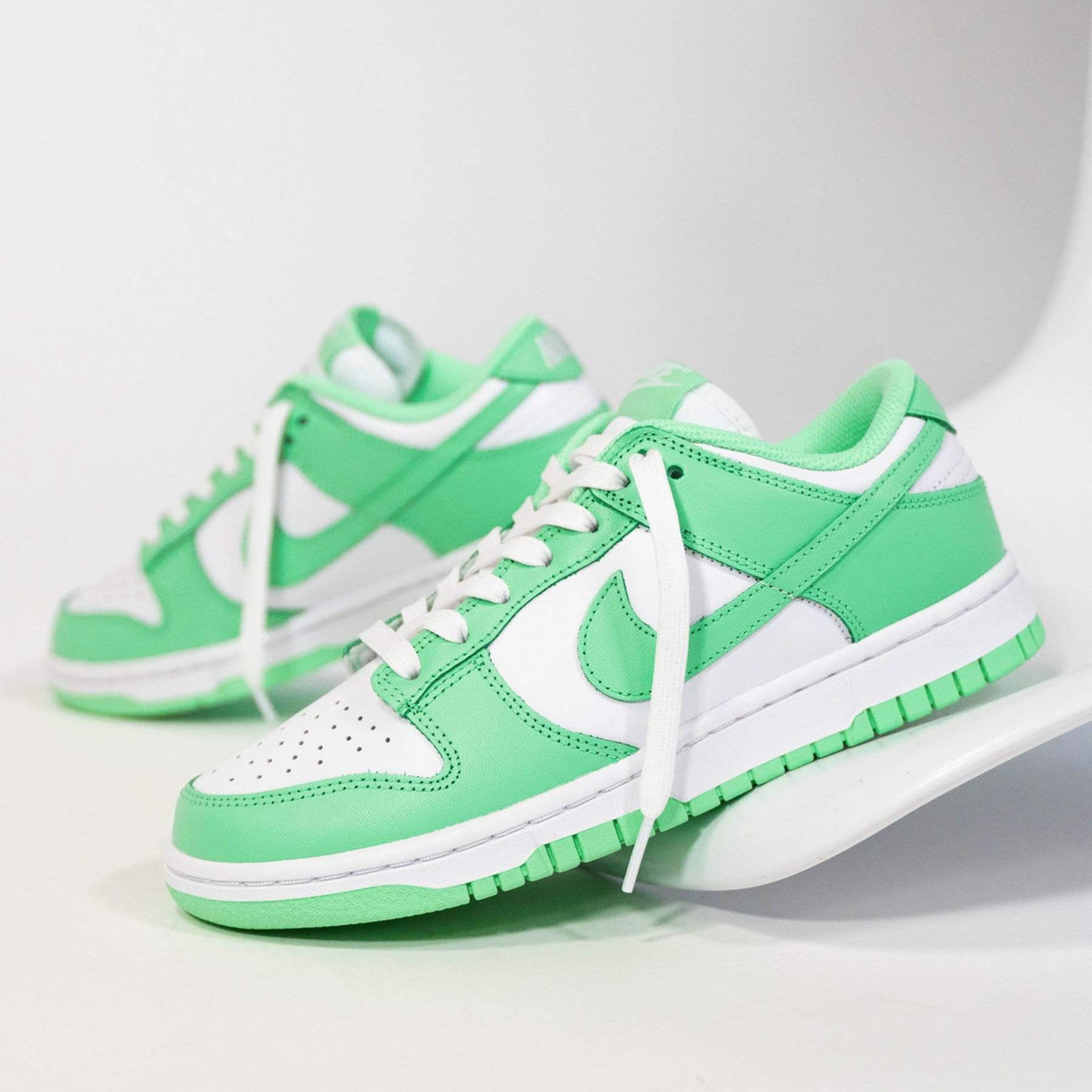 נעלי נייק דאנק | Nike Dunk Low Glow