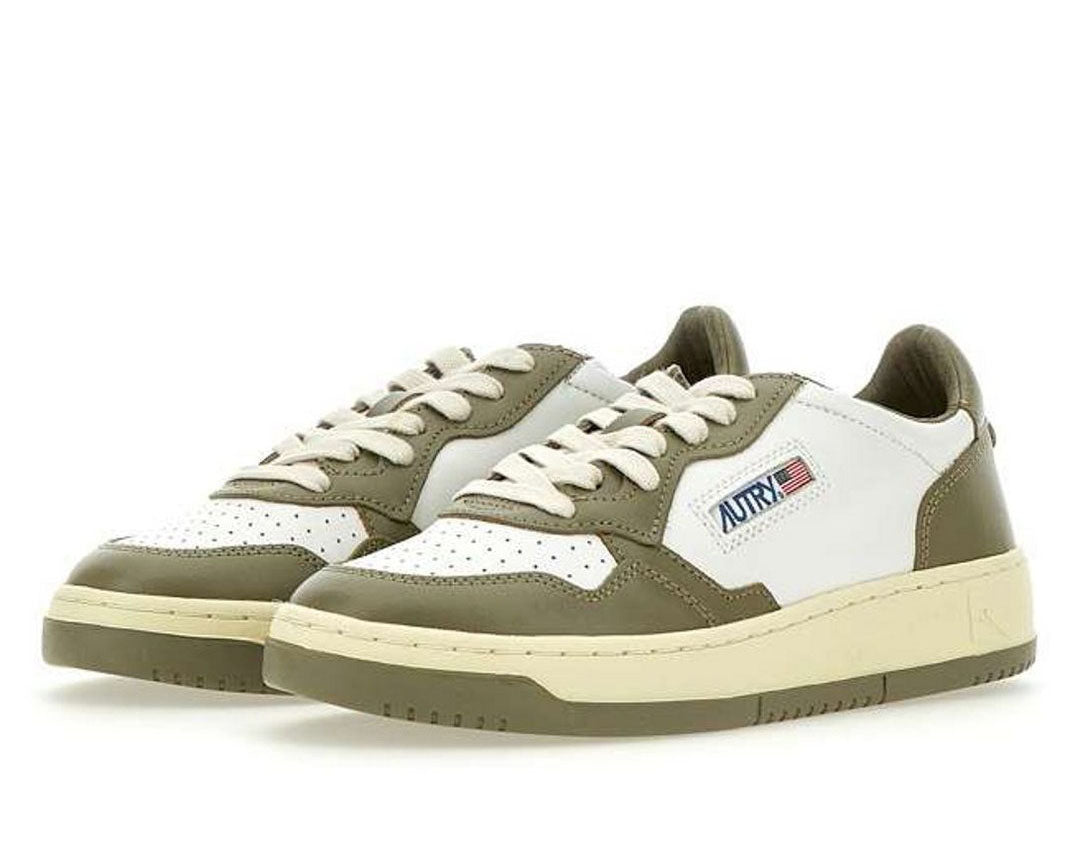 Autry Medalist Low Bicolor Sneakers