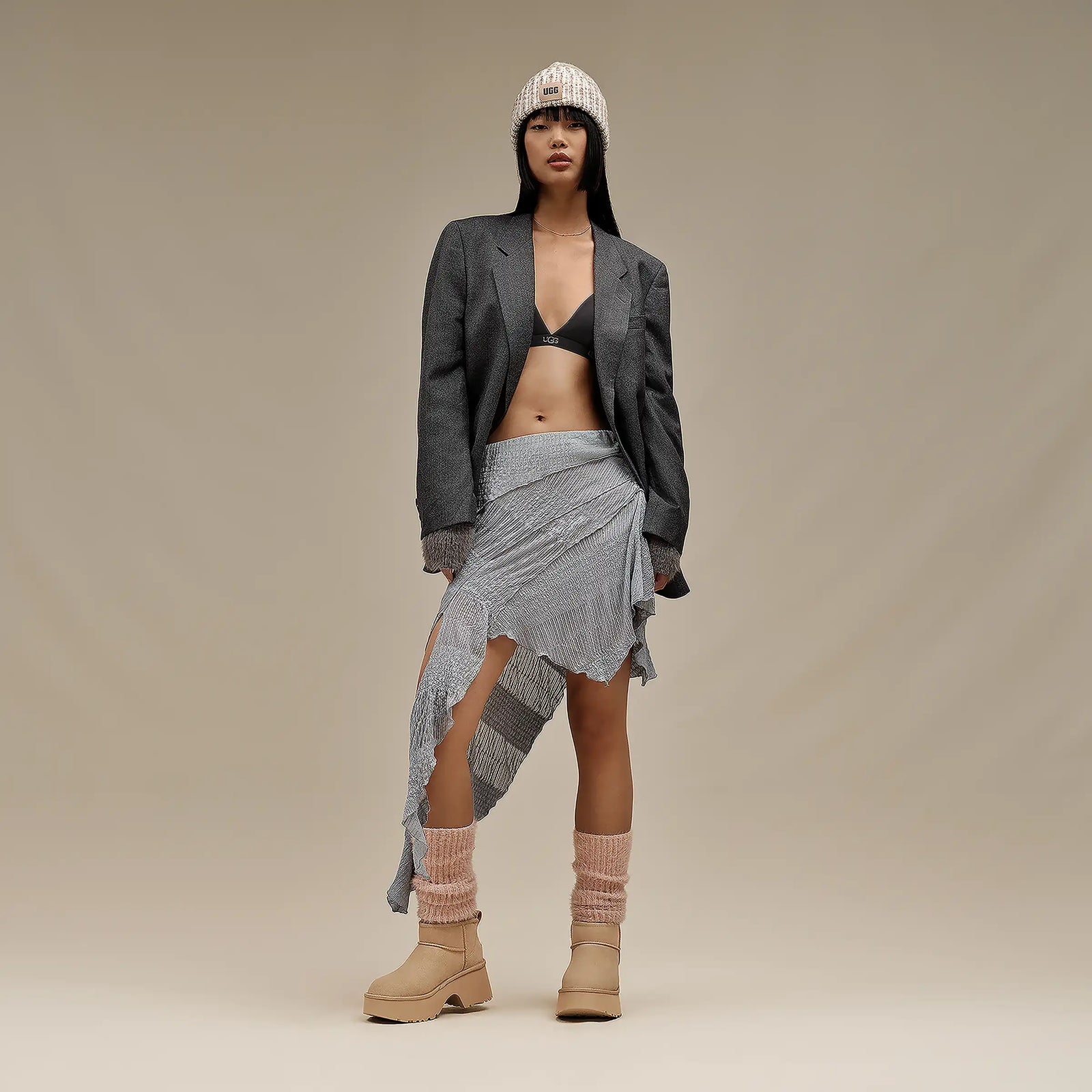 נעלי האג | מגפי האג פלטפורמה עקב UGG Women's Classic Ultra Mini New Heights Mustard Seed