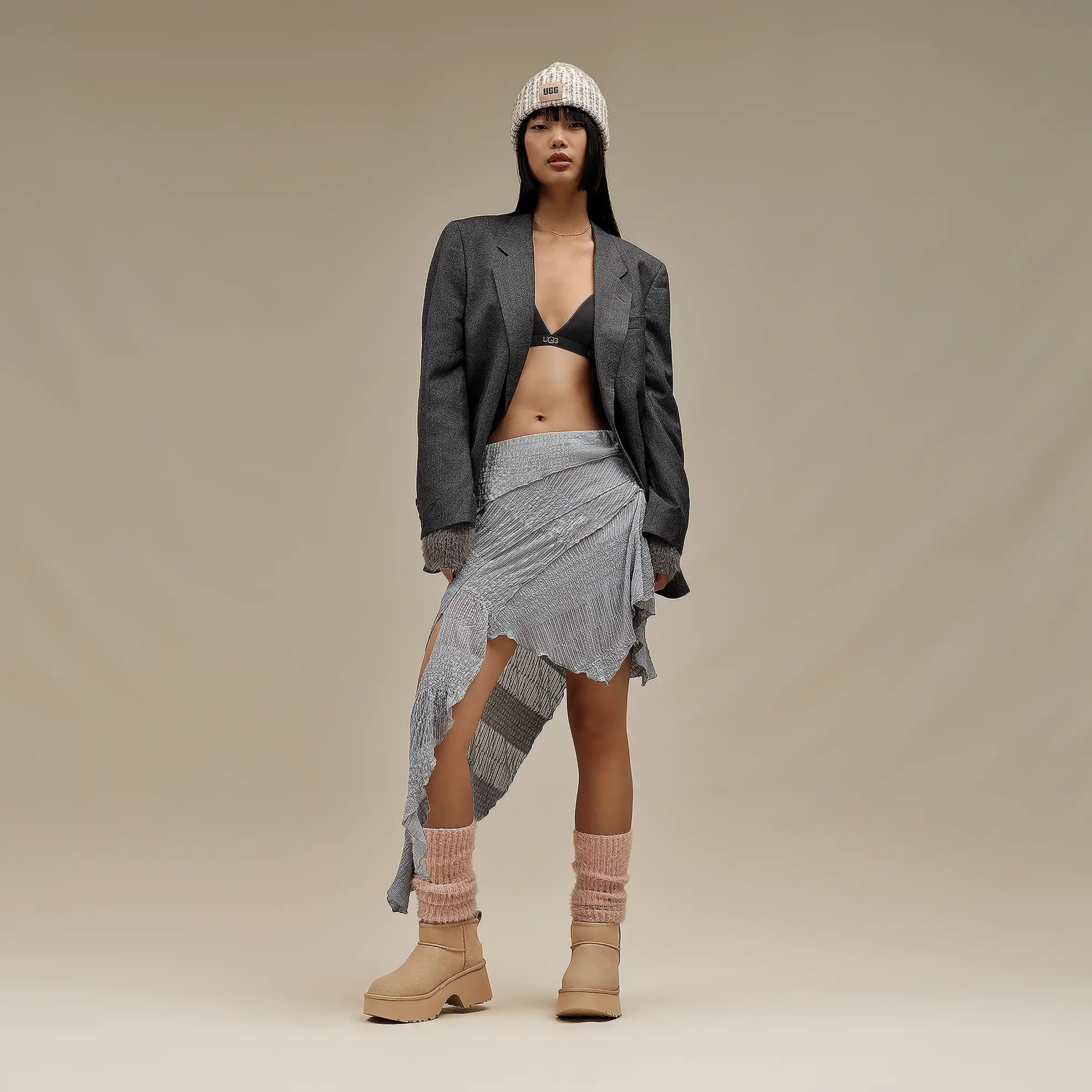 נעלי האג | מגפי האג פלטפורמה עקב UGG Women's Classic Ultra Mini New Heights Mustard Seed