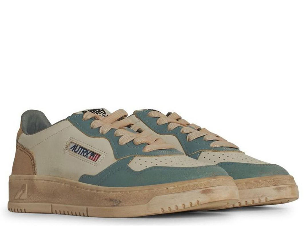 Autry Medalist Super Vintage Low-Top Sneakers