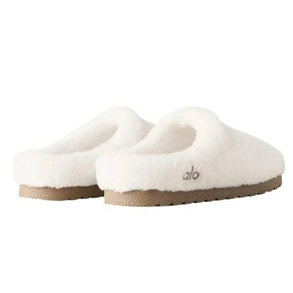 נעלי אלו יוגה | Alo Yoga Sherpa Recovery Slipper
