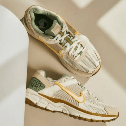 Nike Zoom Vomero 5 Sail Laser Orange Medium Olive – נייק זום