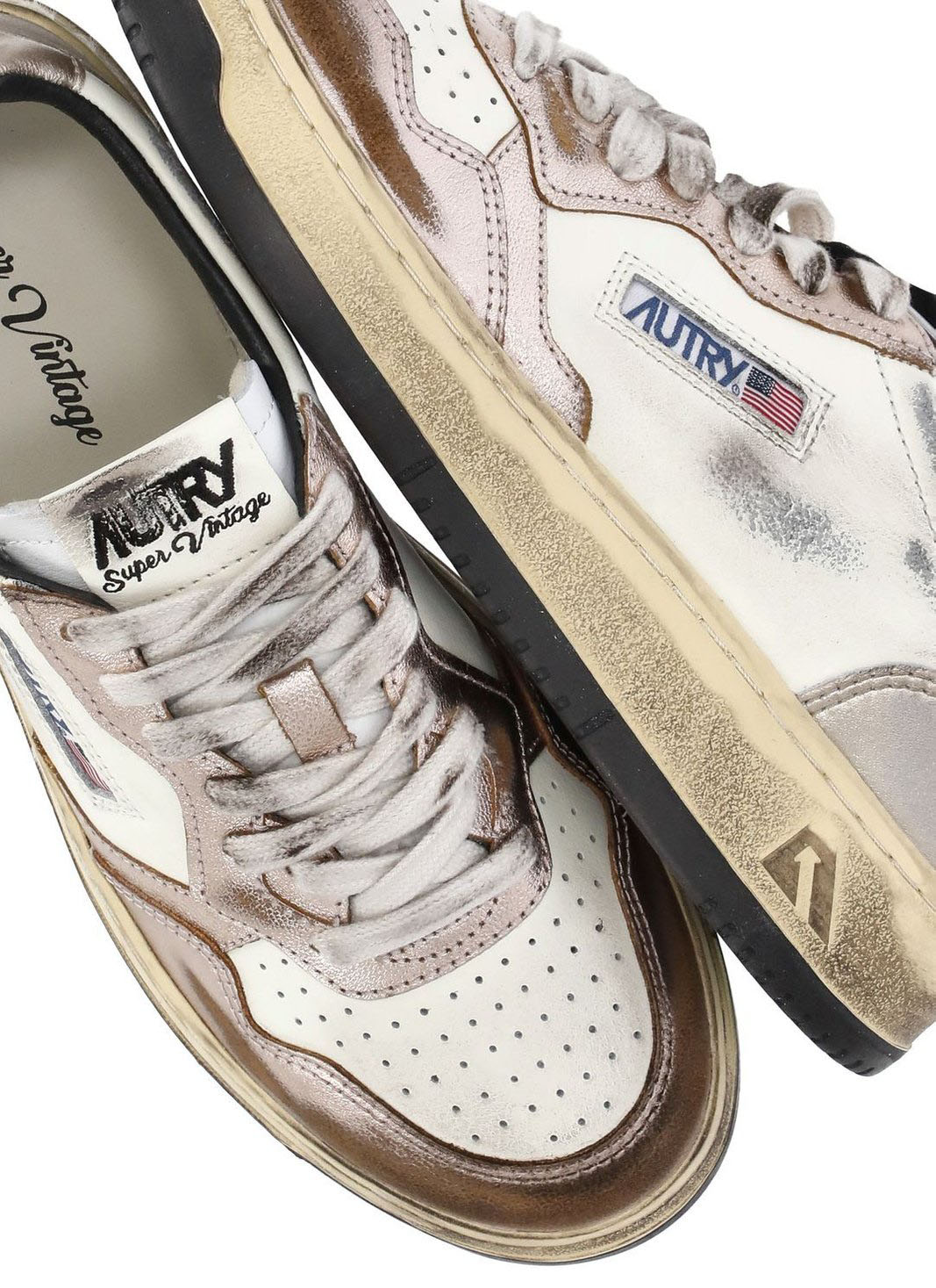 Autry Medalist Super Vintage Low-Top Sneakers