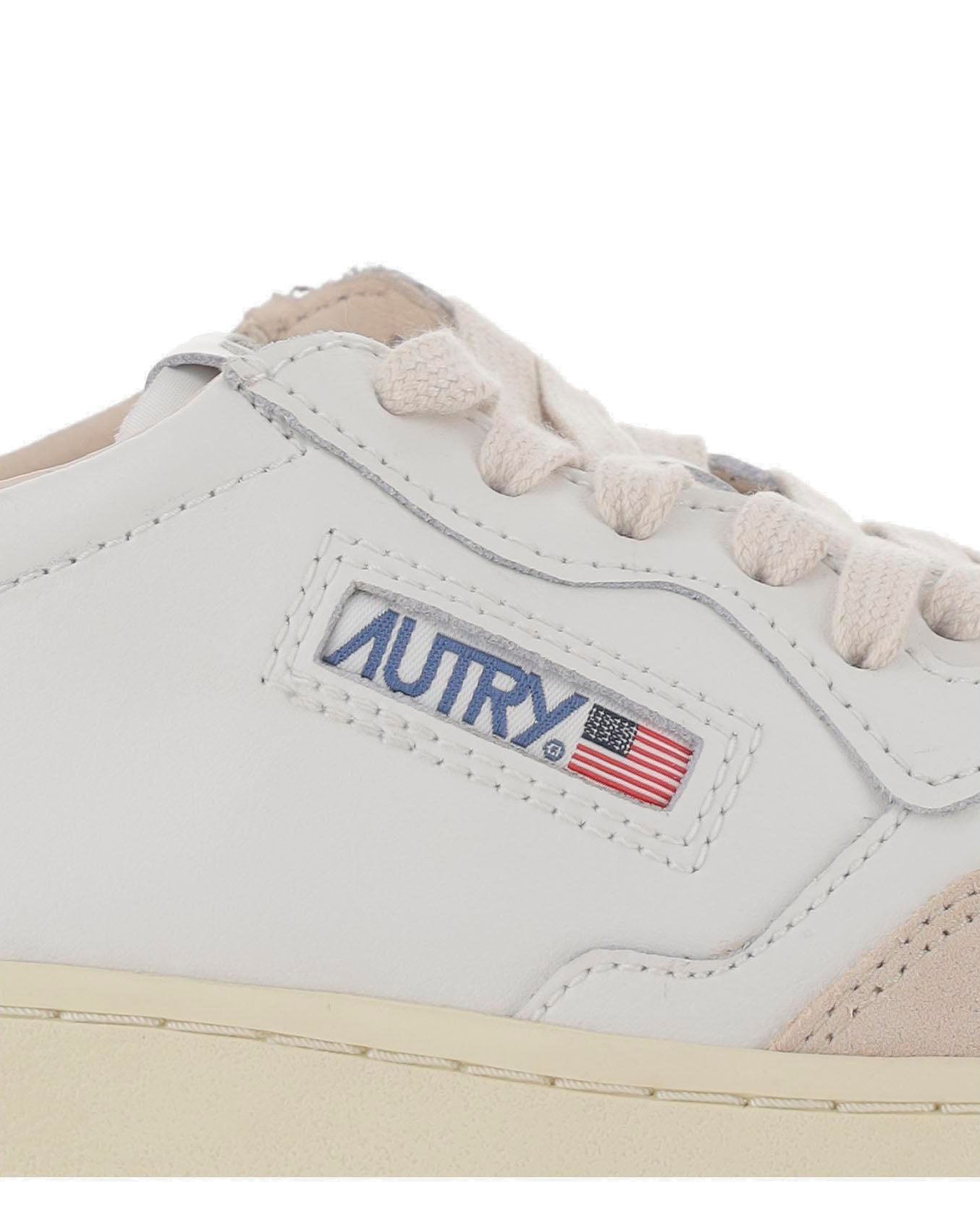 Autry Medalist Low-Top Sneakers
