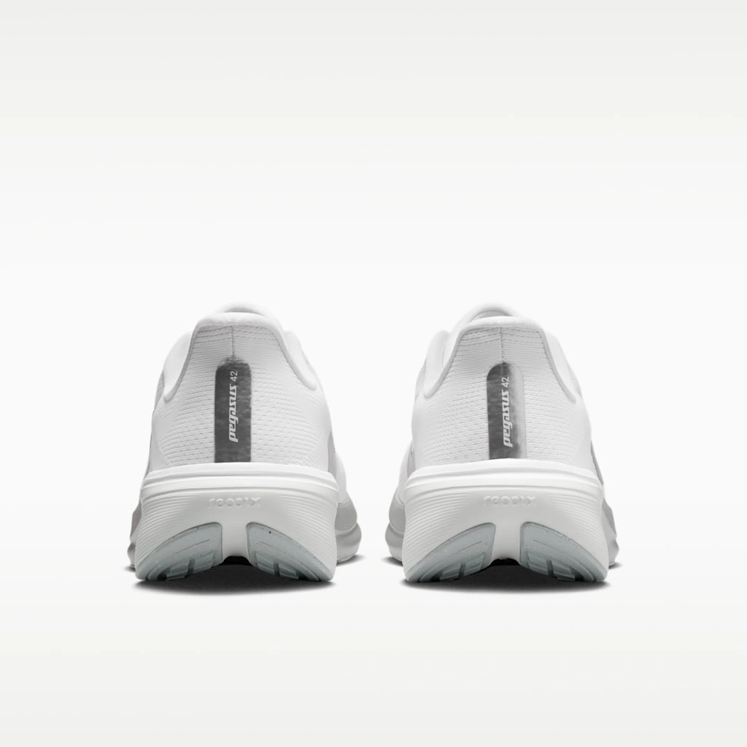 Nike Air Zoom Pegasus 42
