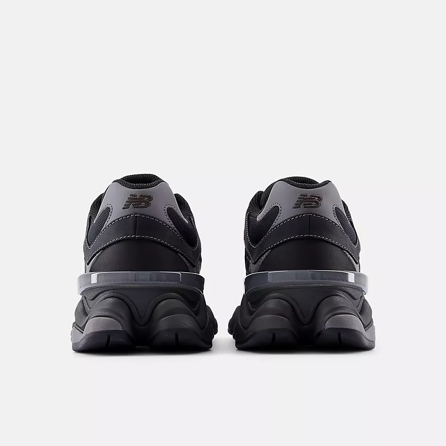 New Balance 9060 – BLACK with CASTLEROCK