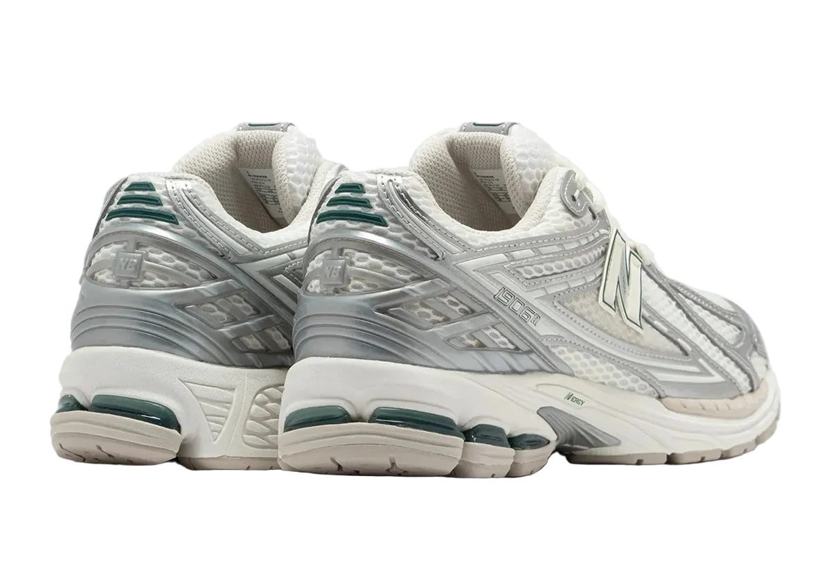 New Balance 1906 – Silver Metallic Sea Salt