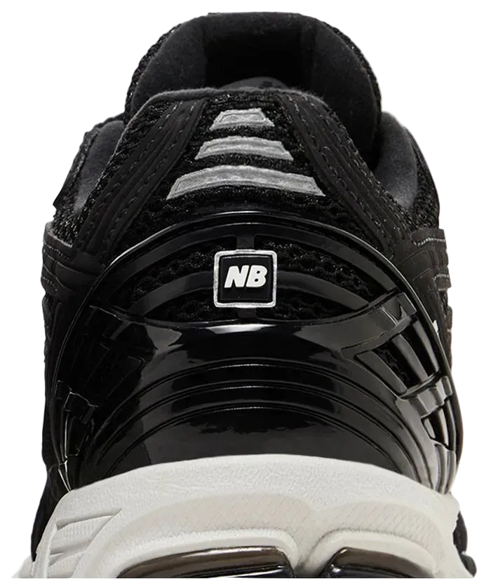 New Balance 1906 – Black White
