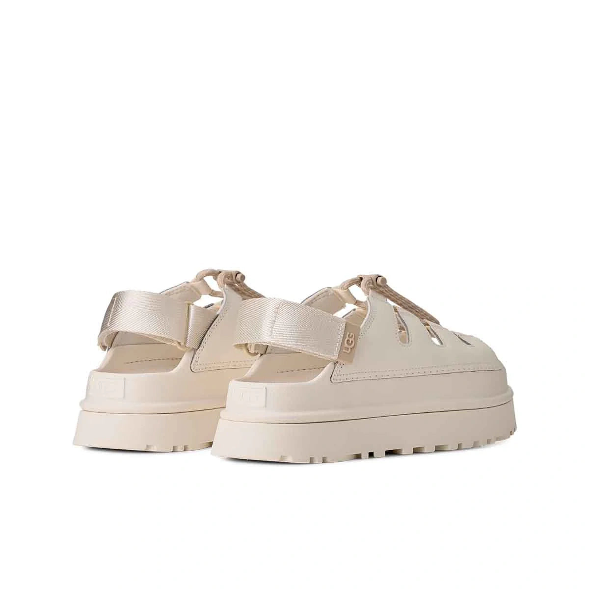 UGG GoldenGlow Toggle Sandal לנשים – נוחות מתקדמת וסטייל אורבני Jasmine