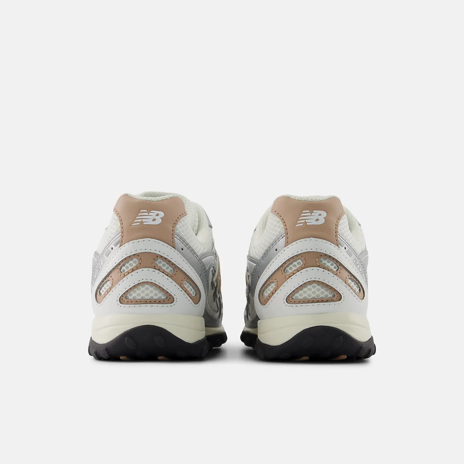 NEW BALANCE 204L - SILVER METALLIC with FLAT TAUPE